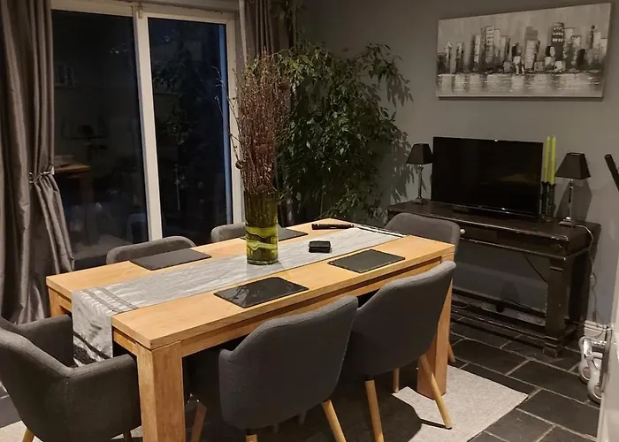 Country Break Away * Gorey